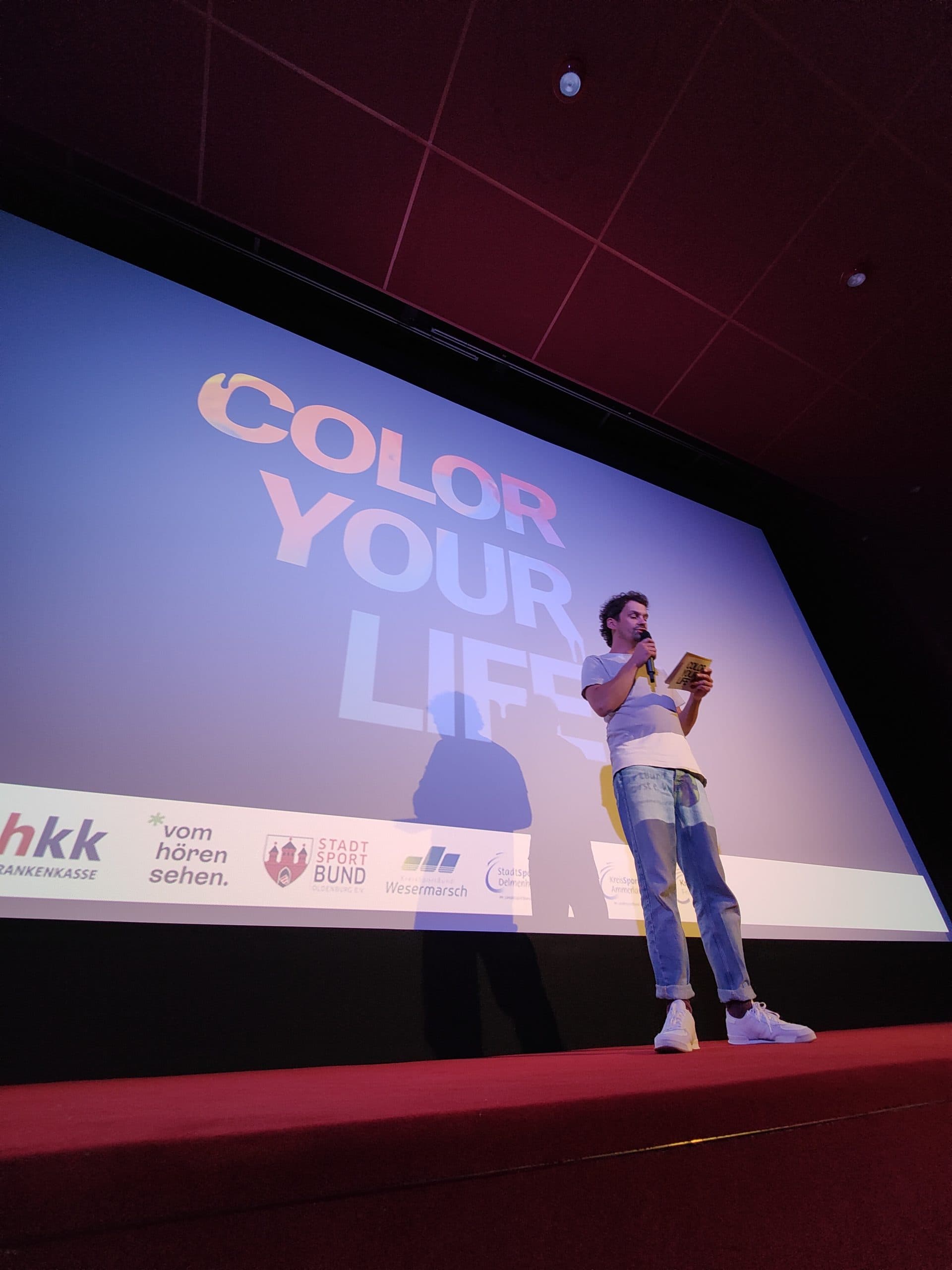Vorhang auf: Schüler*innen aus Friesland feiern Kino-Premiere ihrer selbstproduzierten Kurzfilme zum Schwerpunktthema Gesundheit.